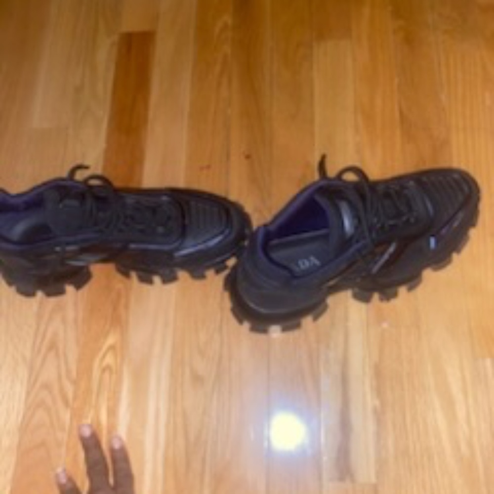 Pradas cloudburst black